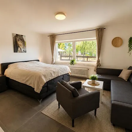 Pferdehof Hacke - & Gaestezimmer *